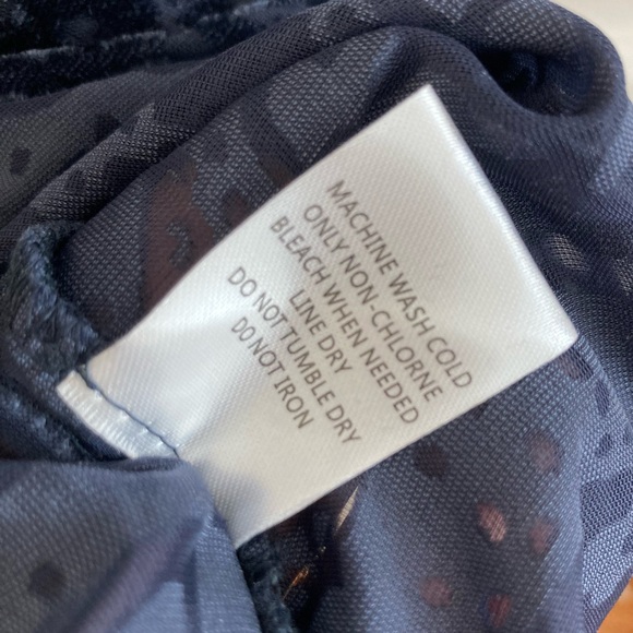 Sheer, Velvet Burn-Out Paisley Pattern Top, Size L - Picture 5 of 6